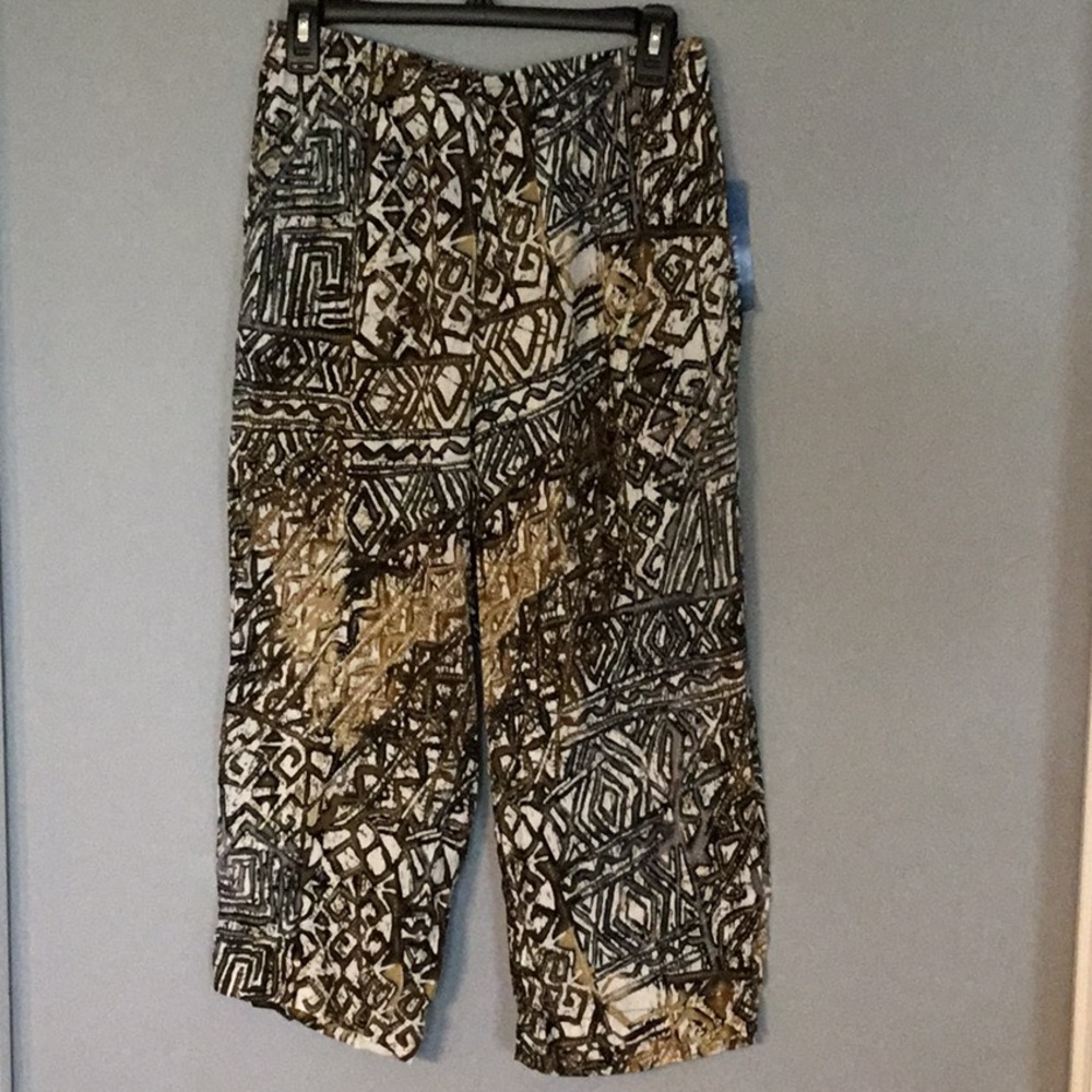 Women’s Printed Capris - Brown & Cream Geometric nwt